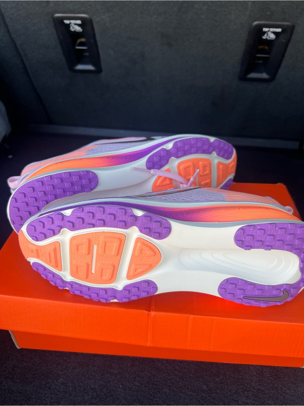 Nike Vomero 18 Teens' Running Shoes Pink/Purple/Orange HQ2157-603 Size 6Y/7.5W - Picture 4 of 8